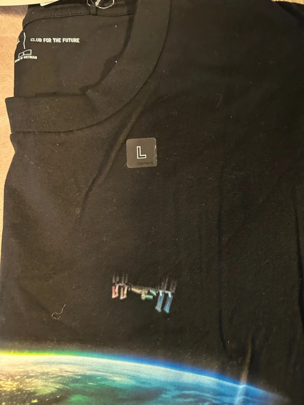Uniqlo Black Short Sleeve Tee with Rainbow Brushstroke - Picture 4 of 4